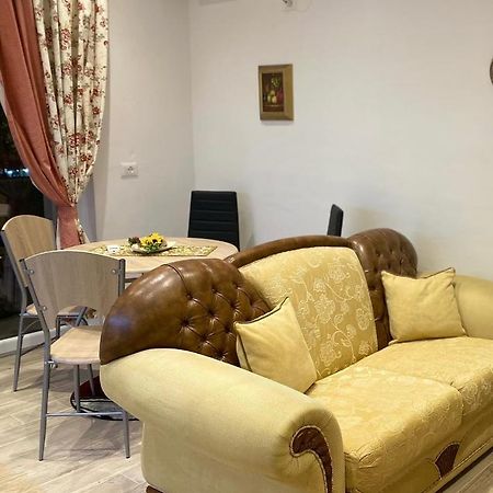 Guest House Endri Тирана Екстериор снимка