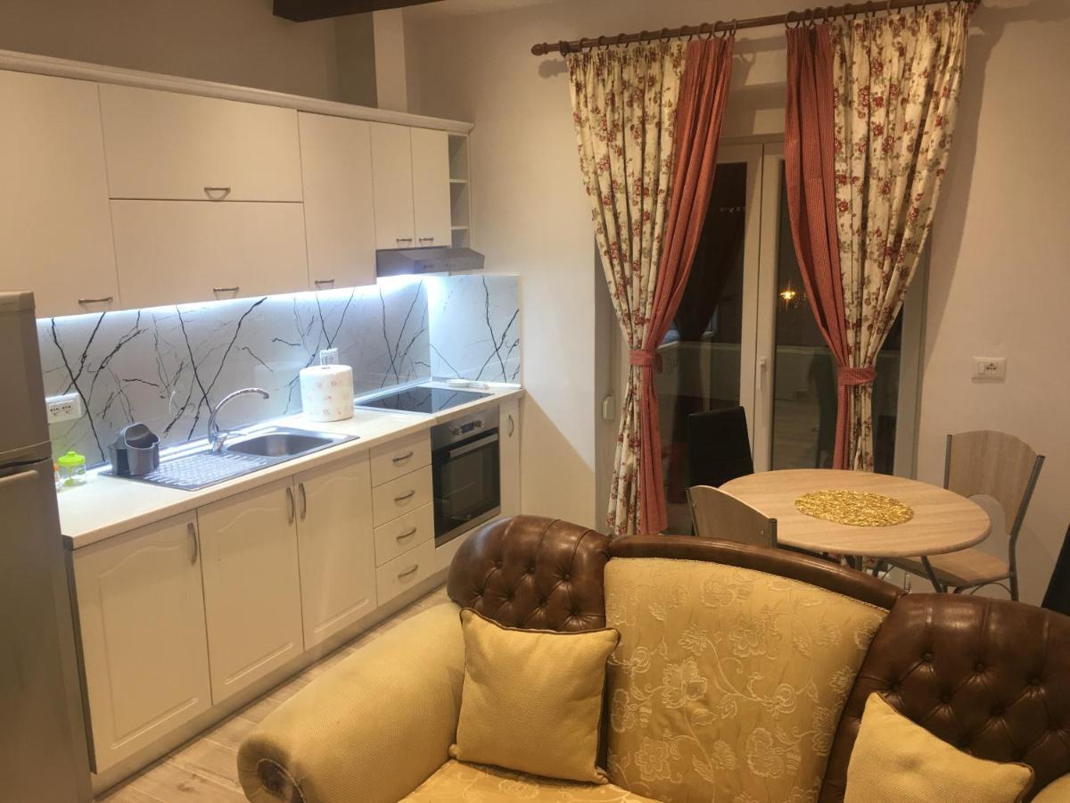 Guest House Endri Тирана Екстериор снимка